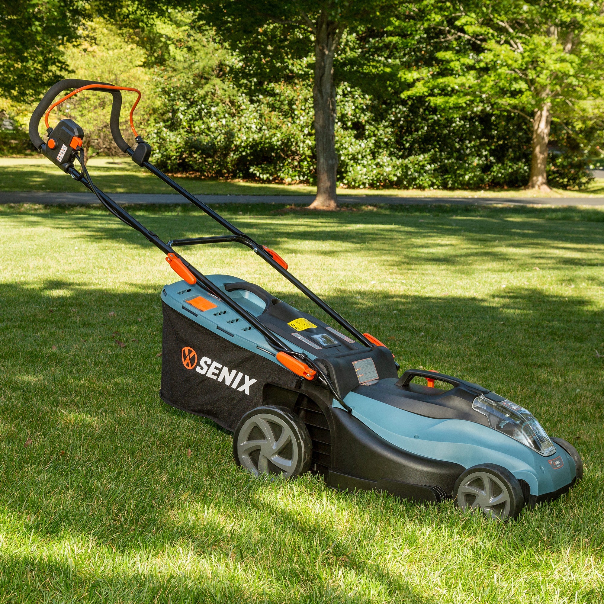 Podadora Inalámbrica 15” 58V Máx. con Motor Brushless + Batería y Carg ...